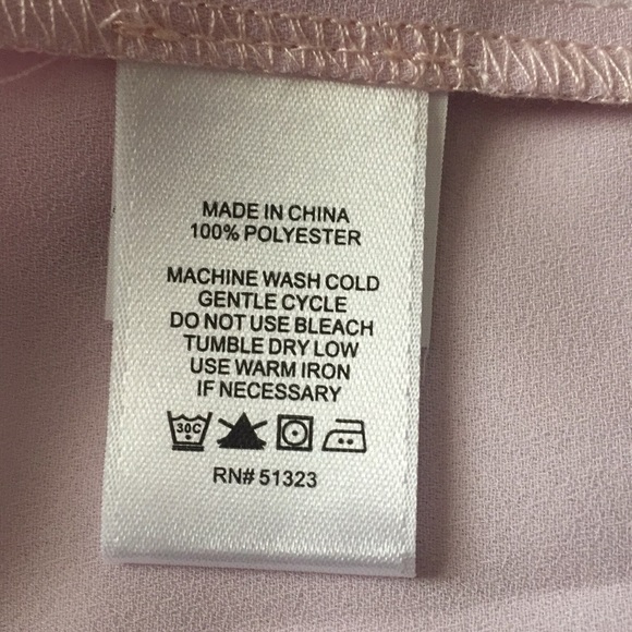 NWT CeCe ruffled cold shoulder top - Picture 7 of 7